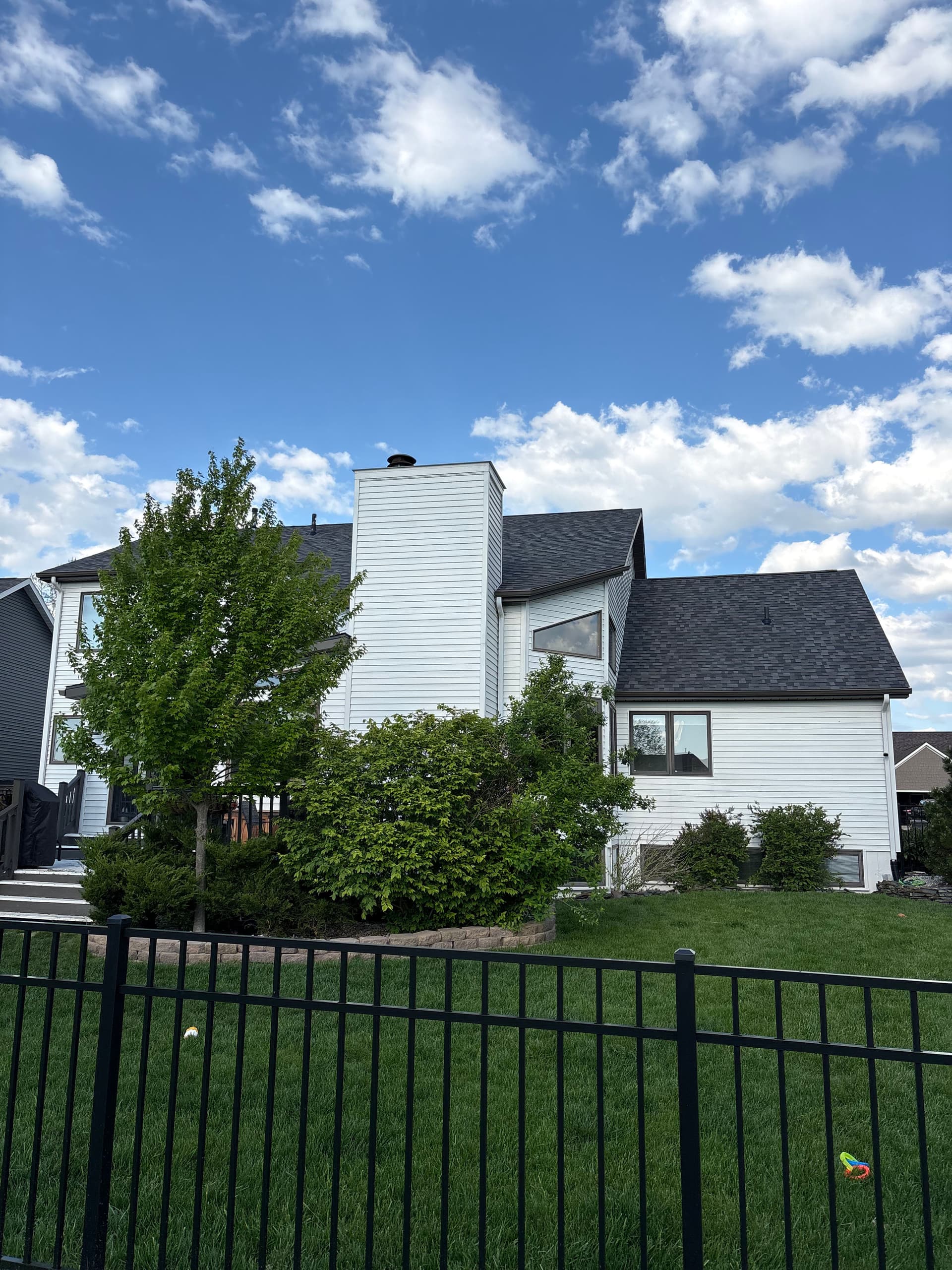 Gallery photos for Owens Corning Williamsburg Gray Asphalt Shingle Roof Replacement: Image #2