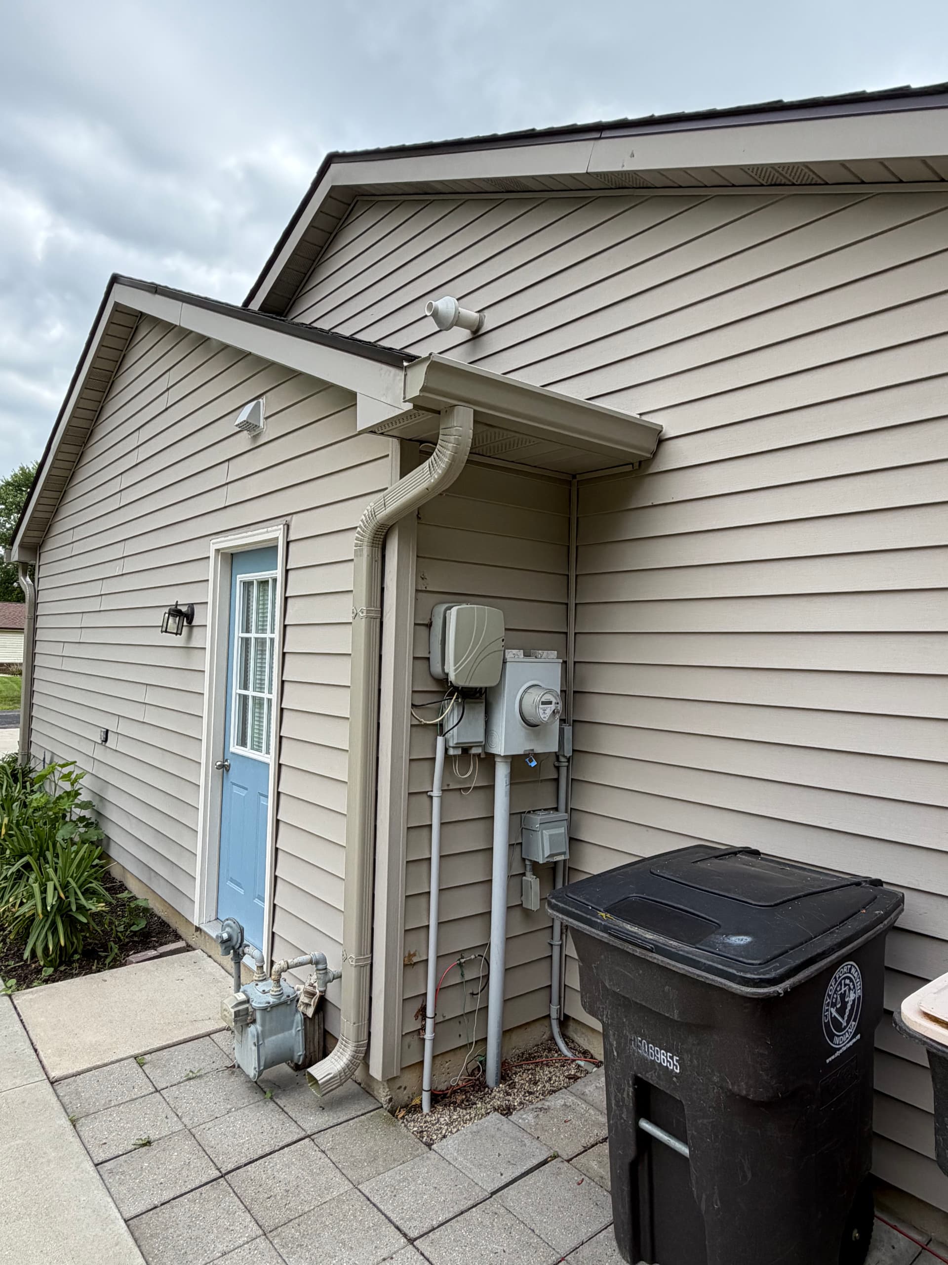 Gallery photos for Owens Corning Driftwood Shingles and Pebblestone Clay Gutters Done Right: Image #7