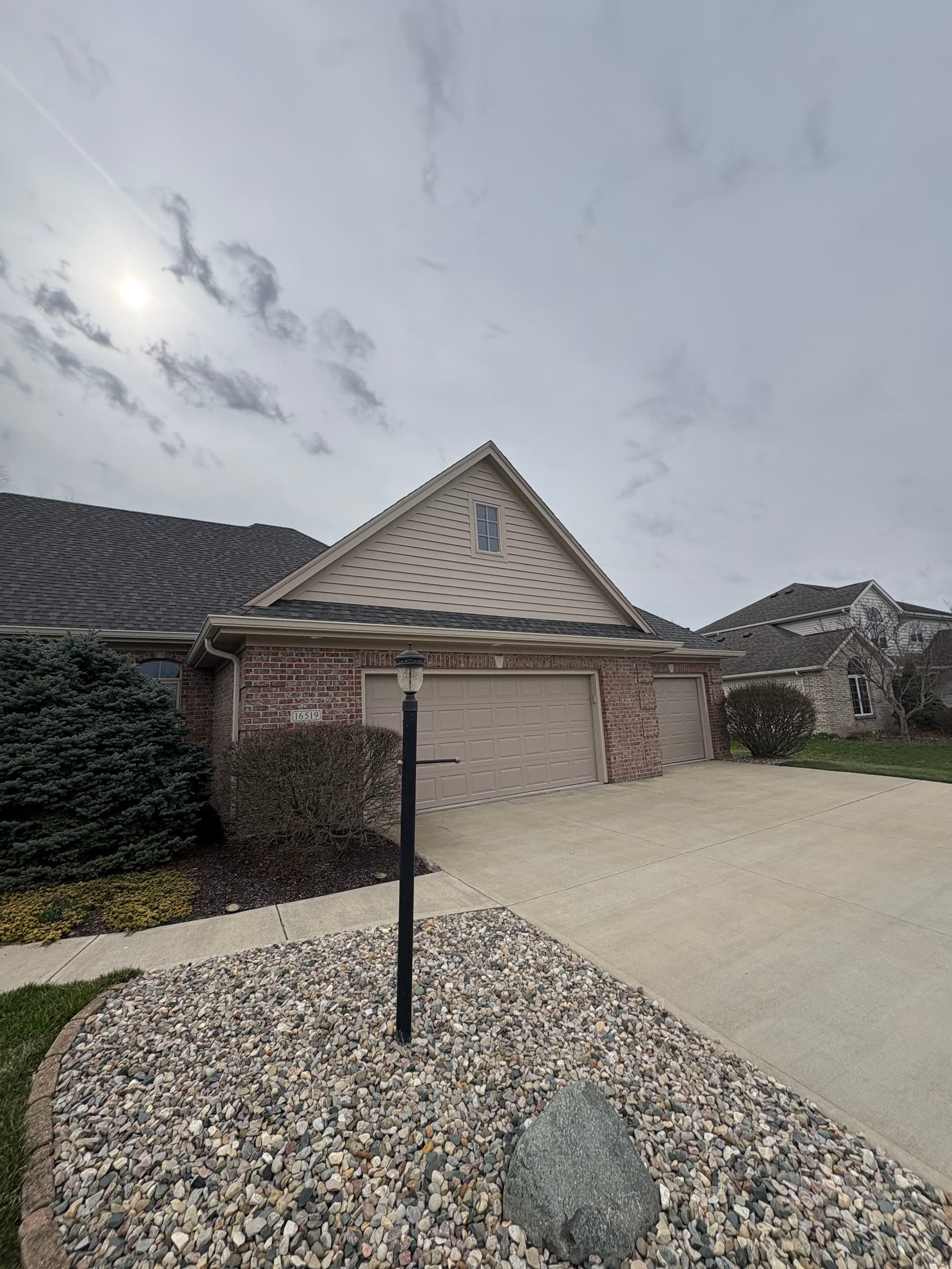 Gallery photos for Enhanced Home with New 6-Inch Gutters: Image #9