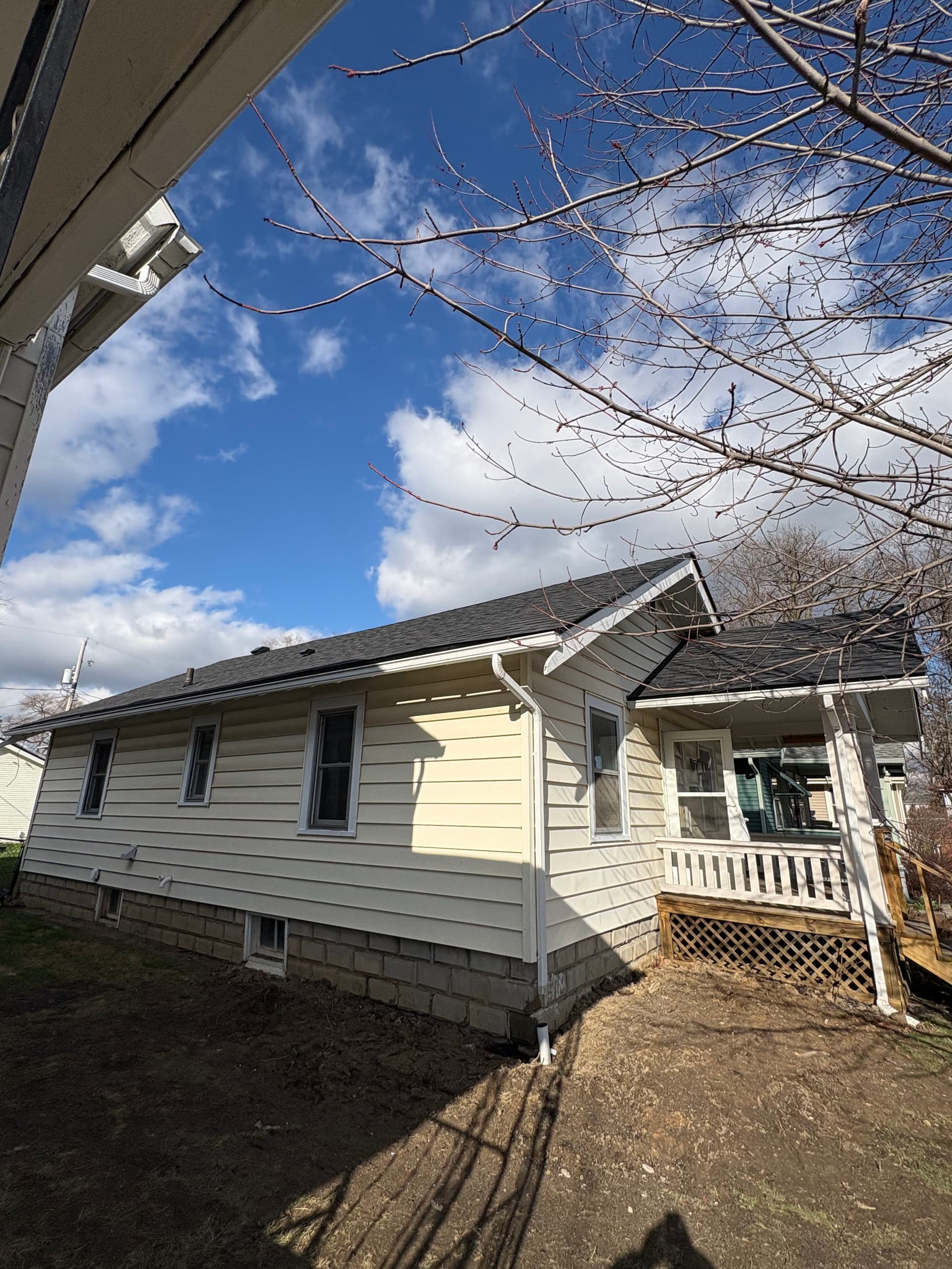 Gallery photos for Fresh Asphalt Shingle Roof Installation on a Residential Home: Image #3