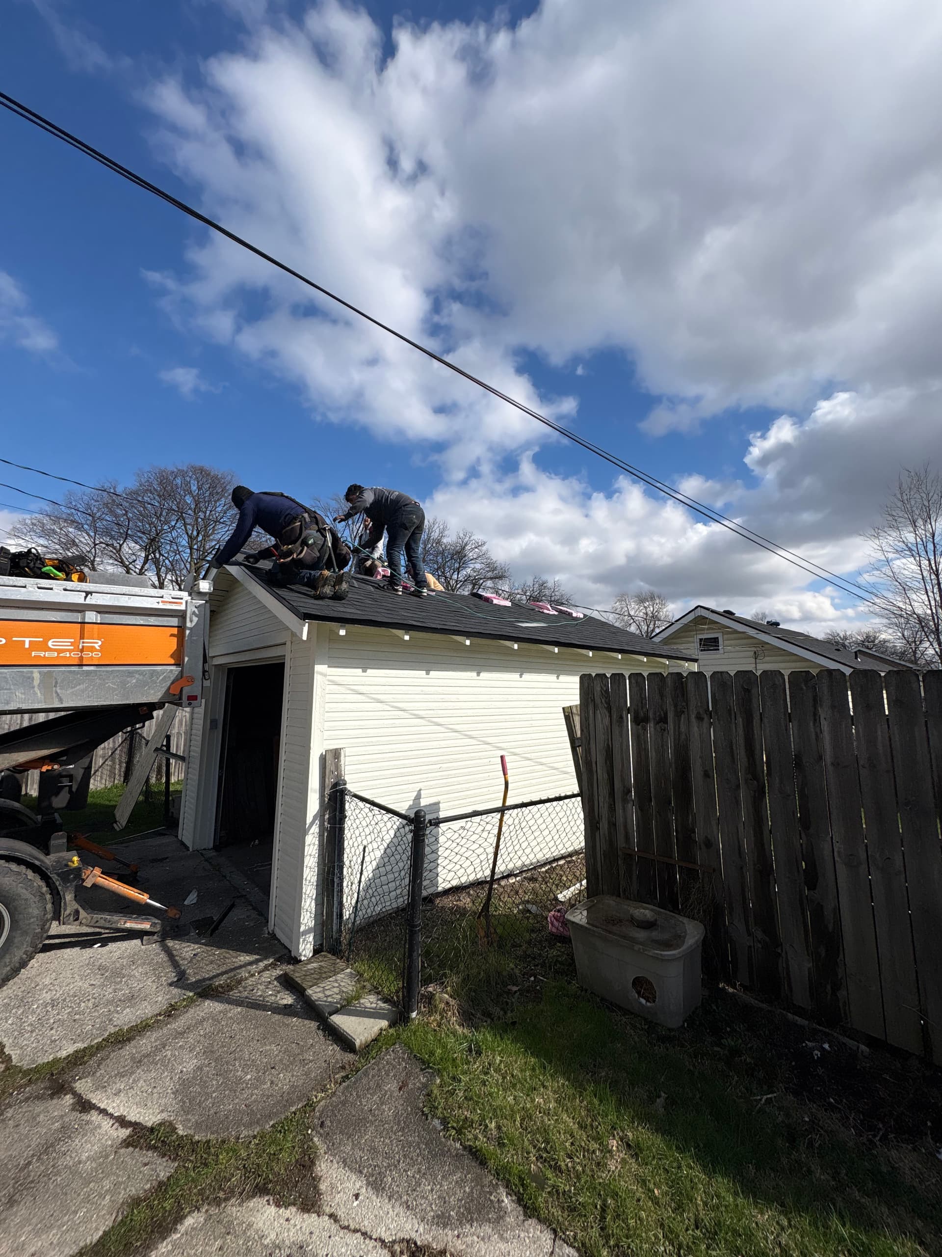Gallery photos for Fresh Asphalt Shingle Roof Installation on a Residential Home: Image #4