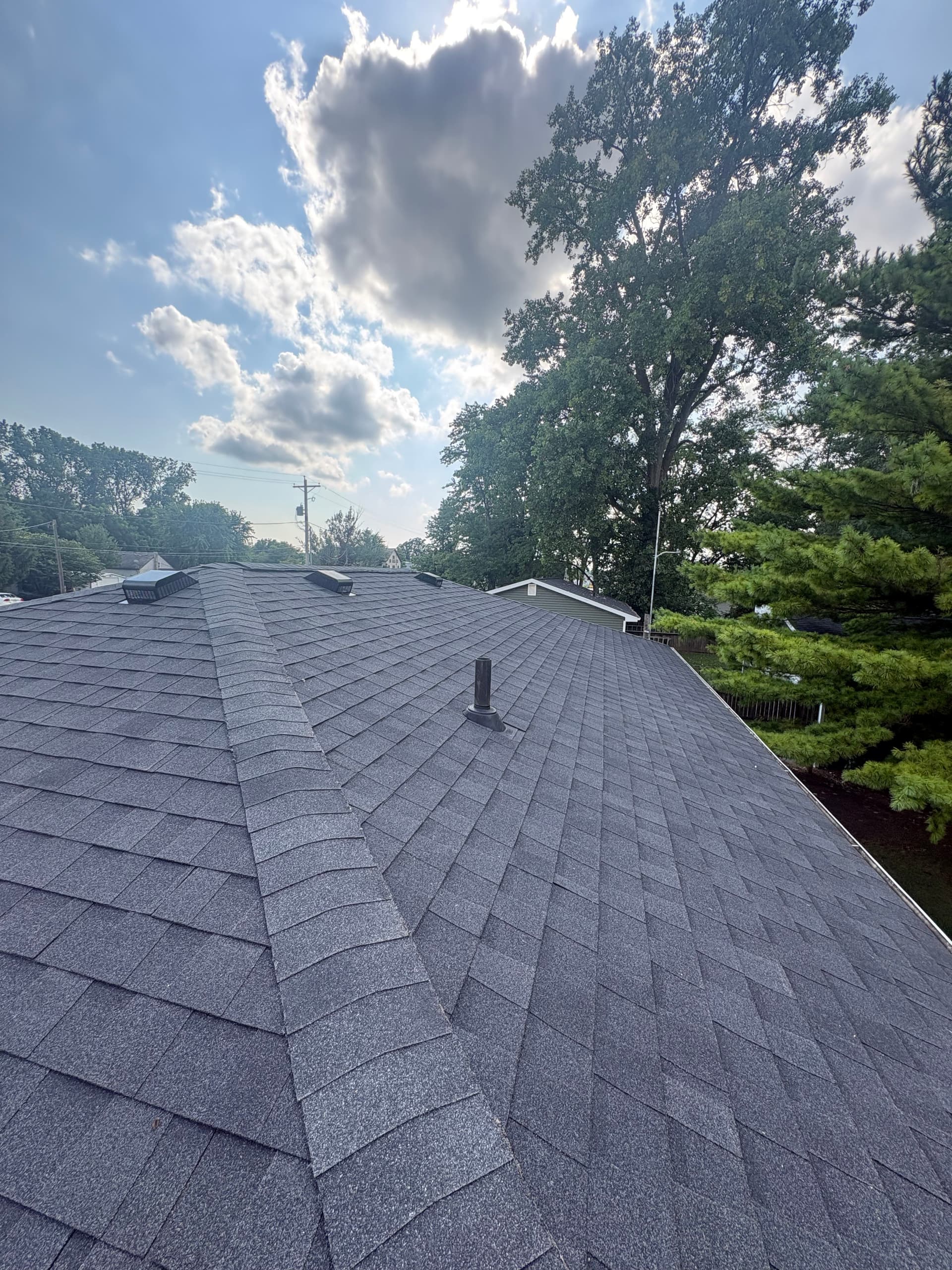 Gallery photos for Atlas Pinnacle Pristine Shingles and New Gutters on a Ranch Home: Image #4