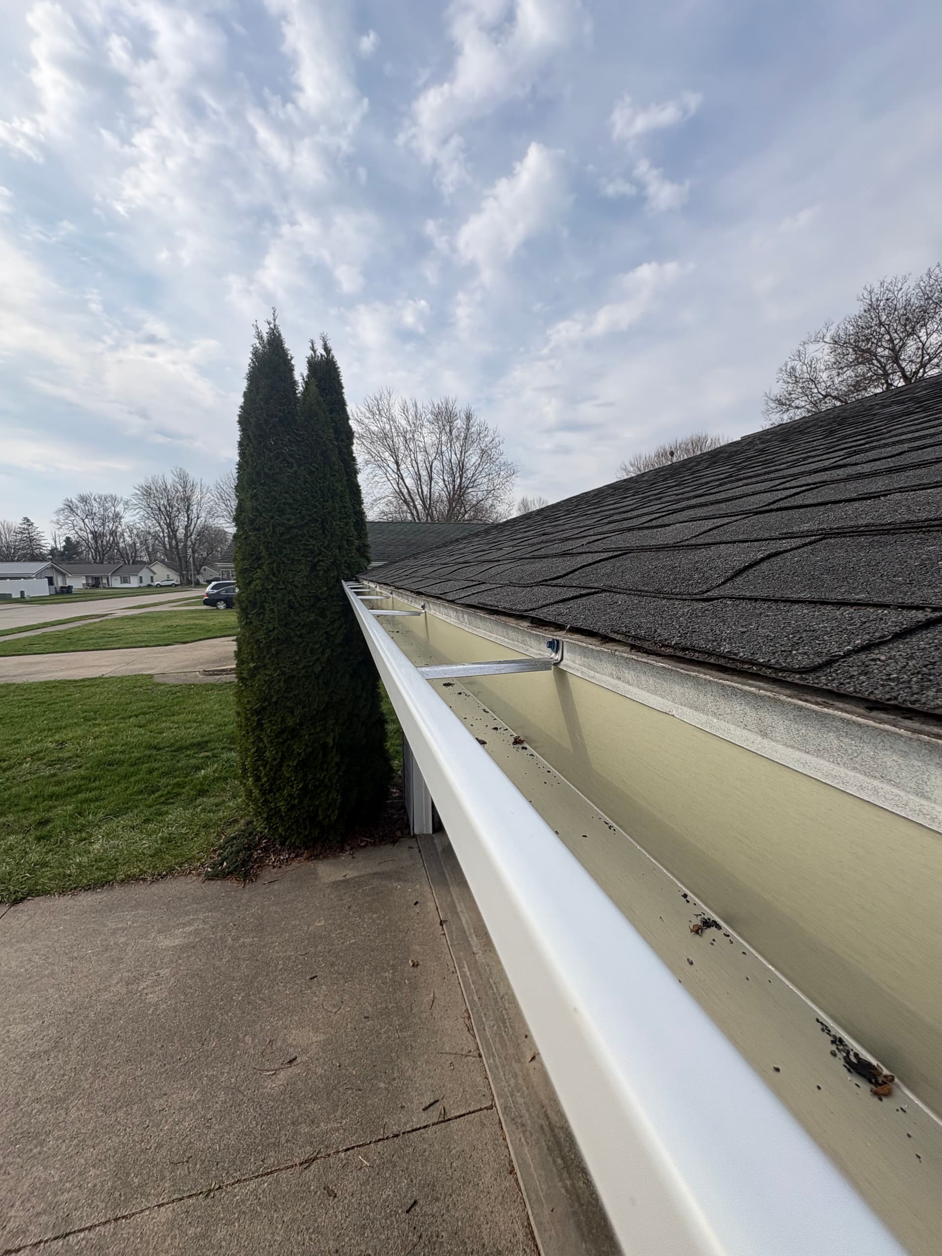 Gallery photos for Seamless Gutter Replacement for Weatherproofing: Image #4