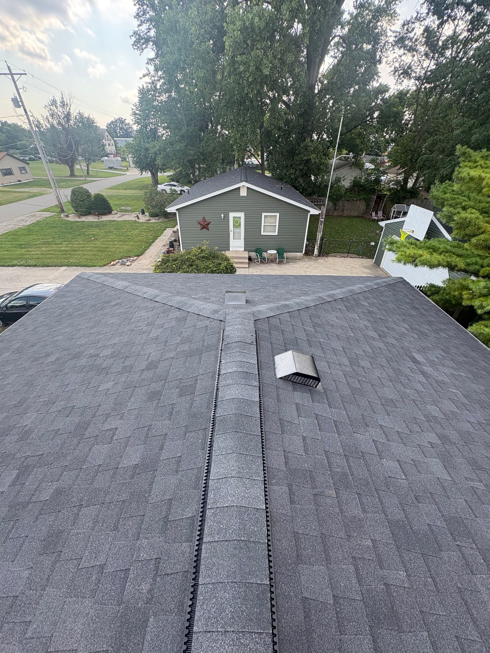 Gallery photos for Atlas Pinnacle Pristine Shingles and New Gutters on a Ranch Home: Image #7