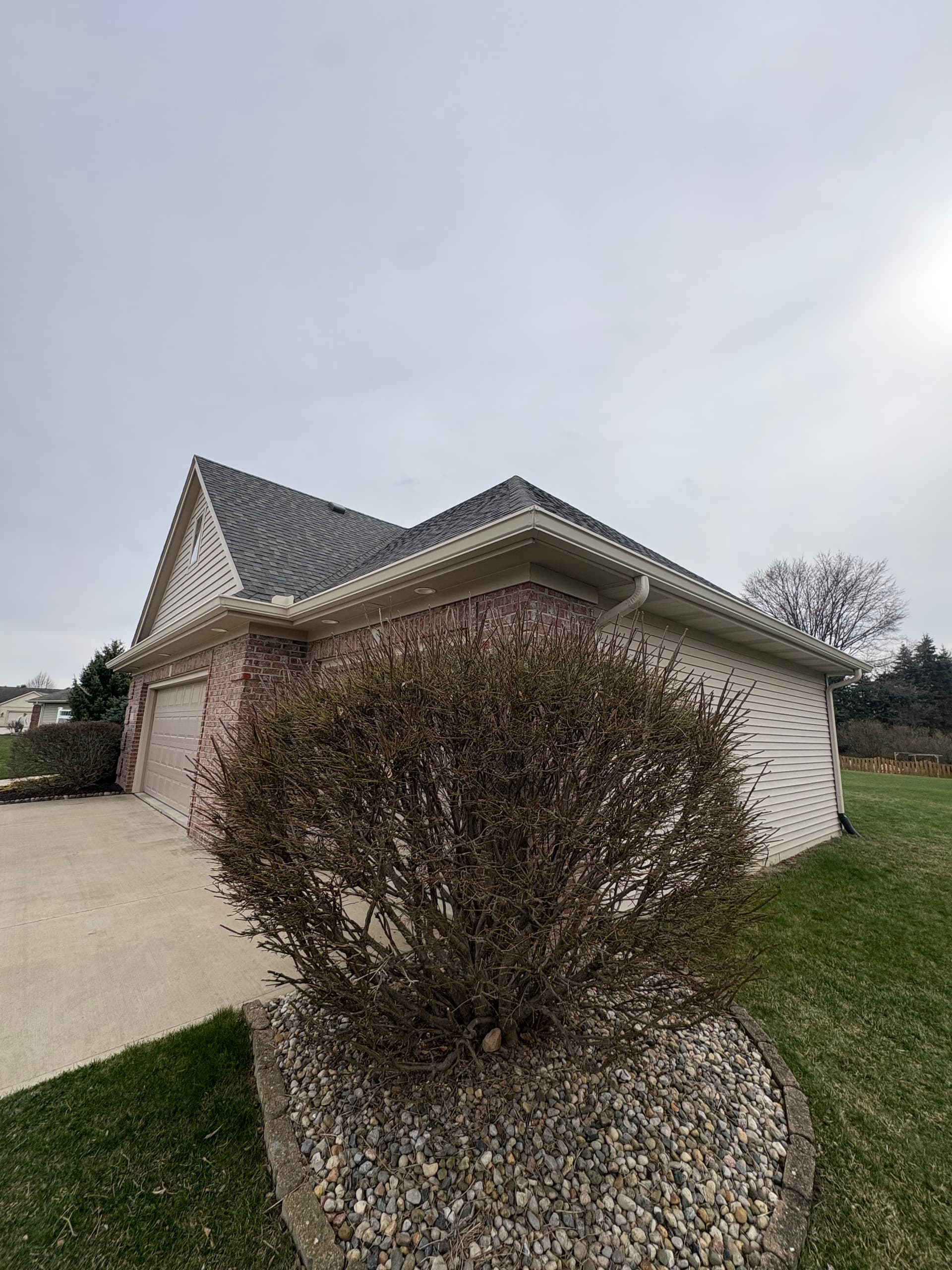 Gallery photos for Enhanced Home with New 6-Inch Gutters: Image #8