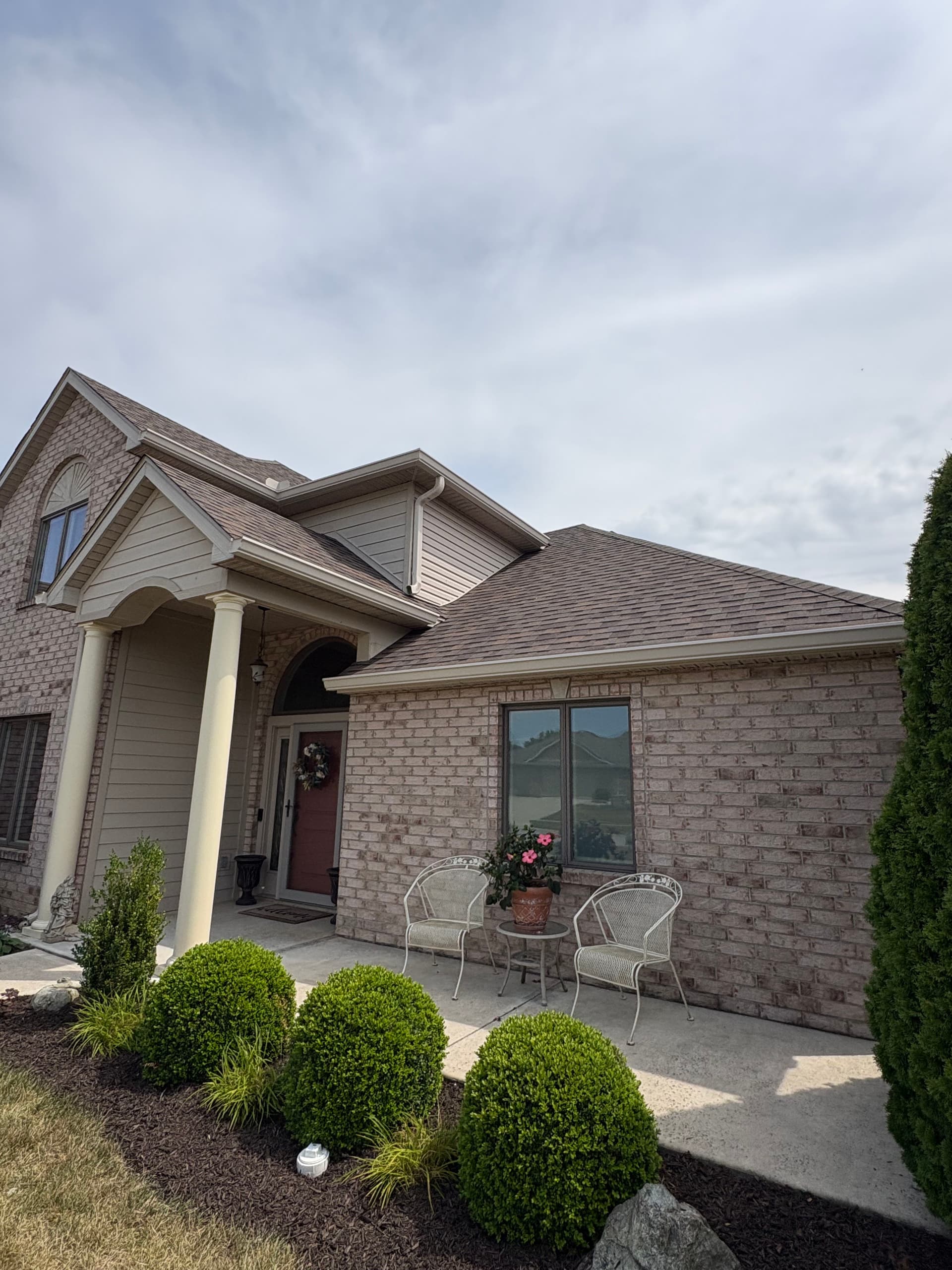 Gallery photos for Owens Corning Teak Shingles and Desert Sand Gutters Done Right: Image #4