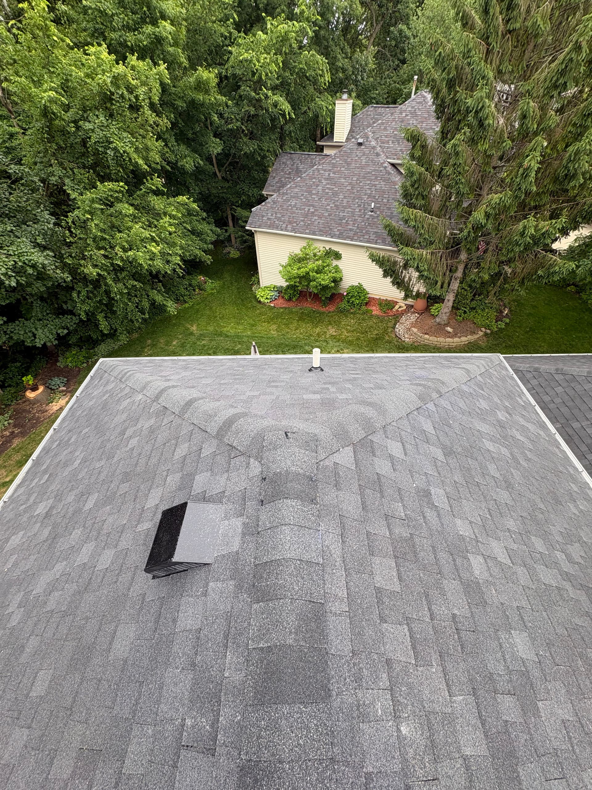 Gallery photos for New 30-Year Roof and 6-Inch Gutters Installed on Residential Home: Image #8