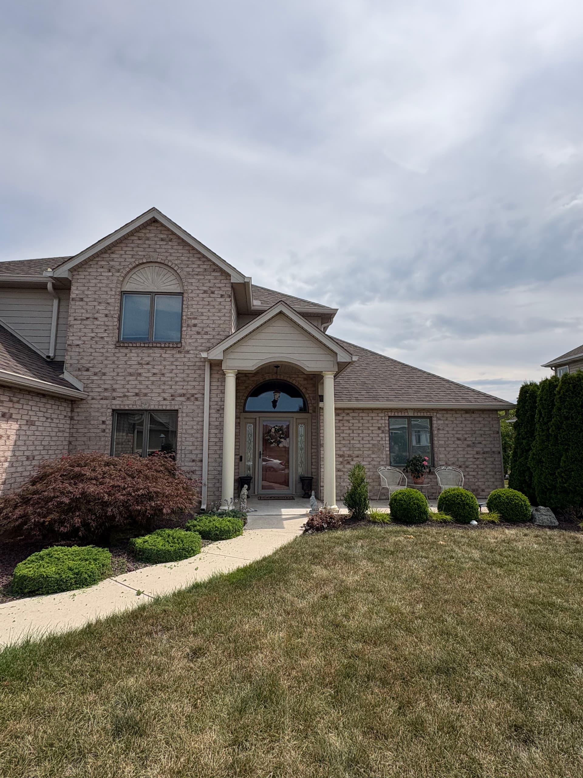 Gallery photos for Owens Corning Teak Shingles and Desert Sand Gutters Done Right: Image #3