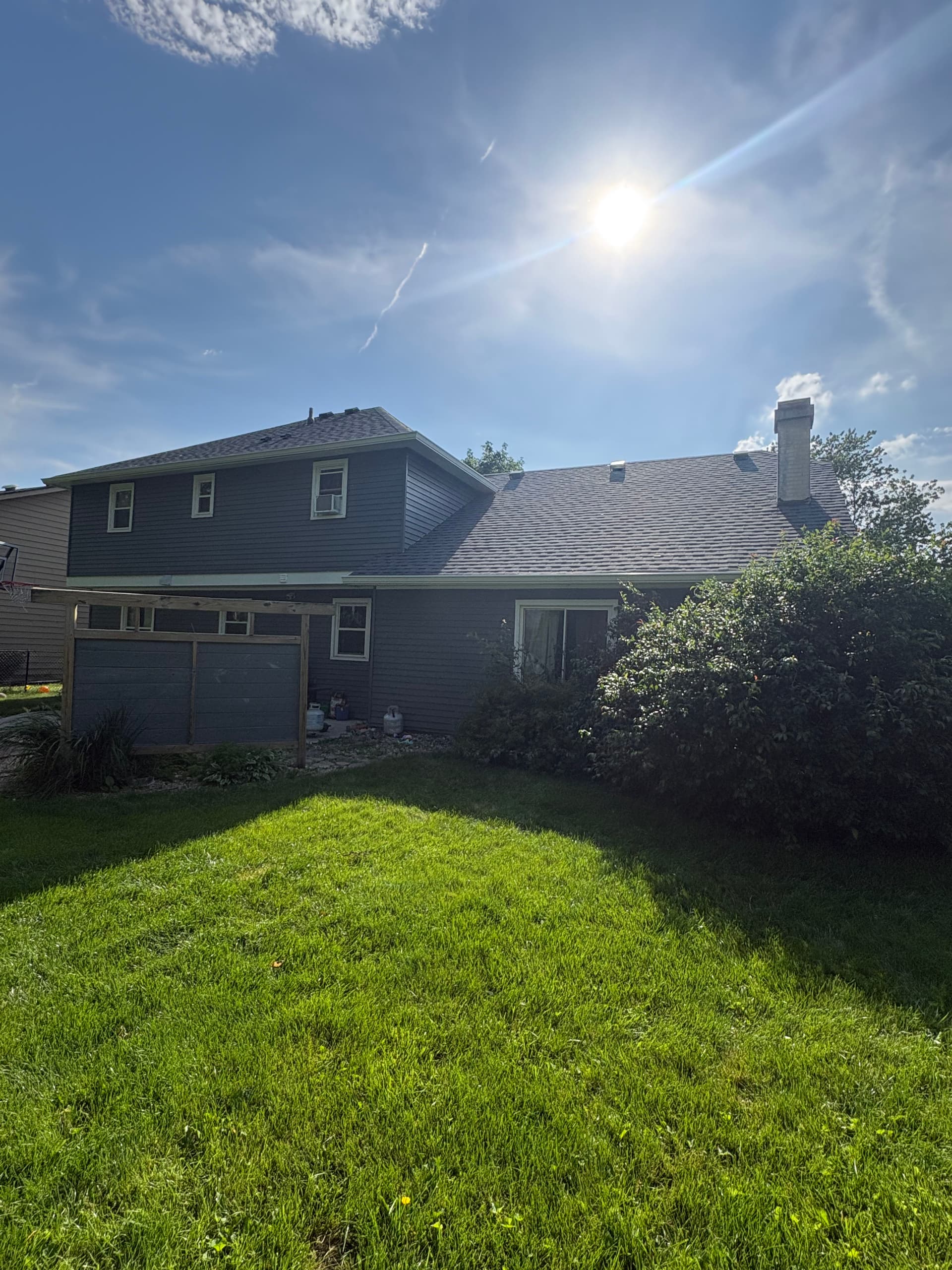 Gallery photos for Atlas Pinnacle Pristine Shingles with New Gutters and Siding: Image #6