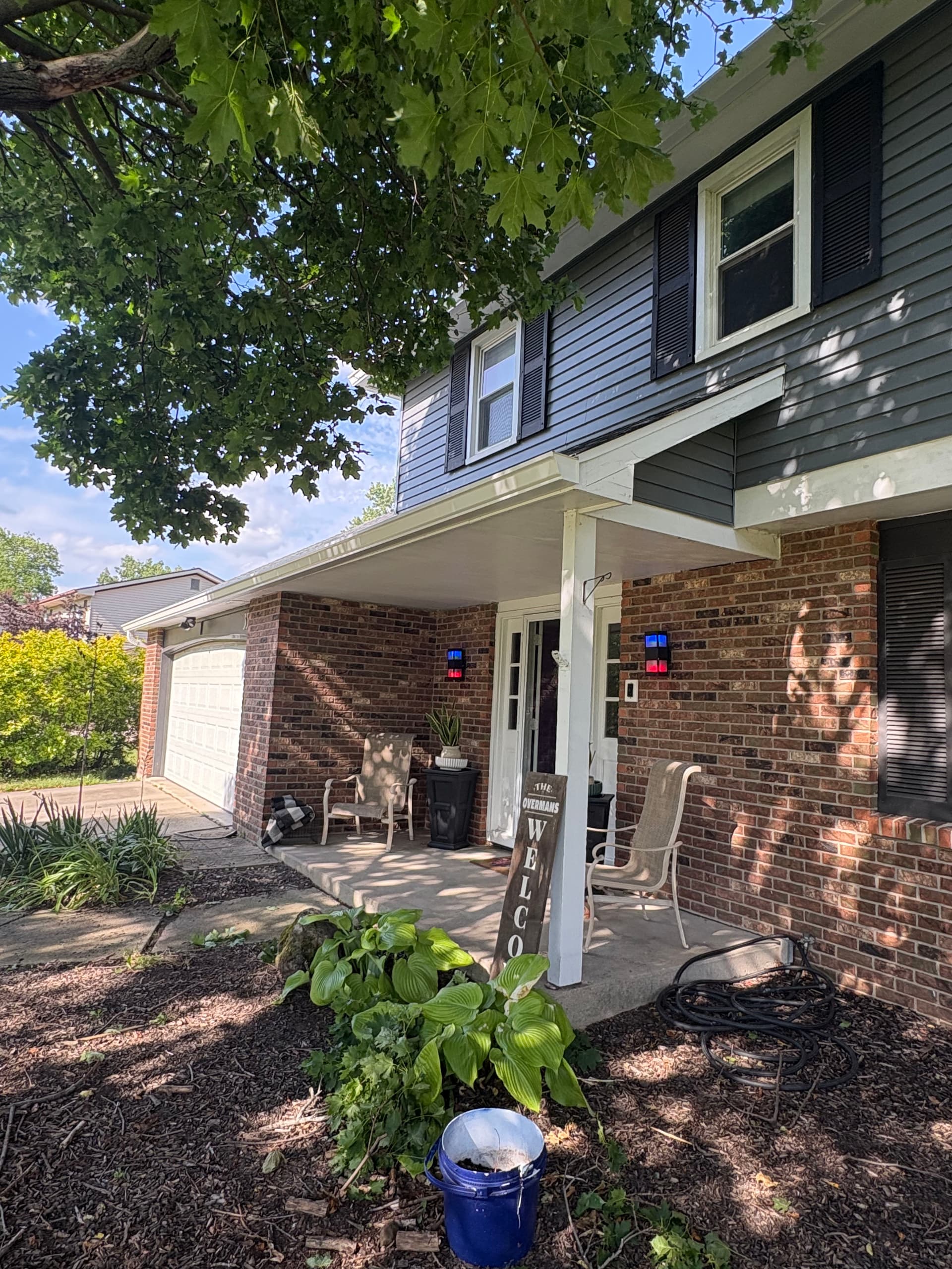 Gallery photos for Atlas Pinnacle Pristine Shingles with New Gutters and Siding: Image #5