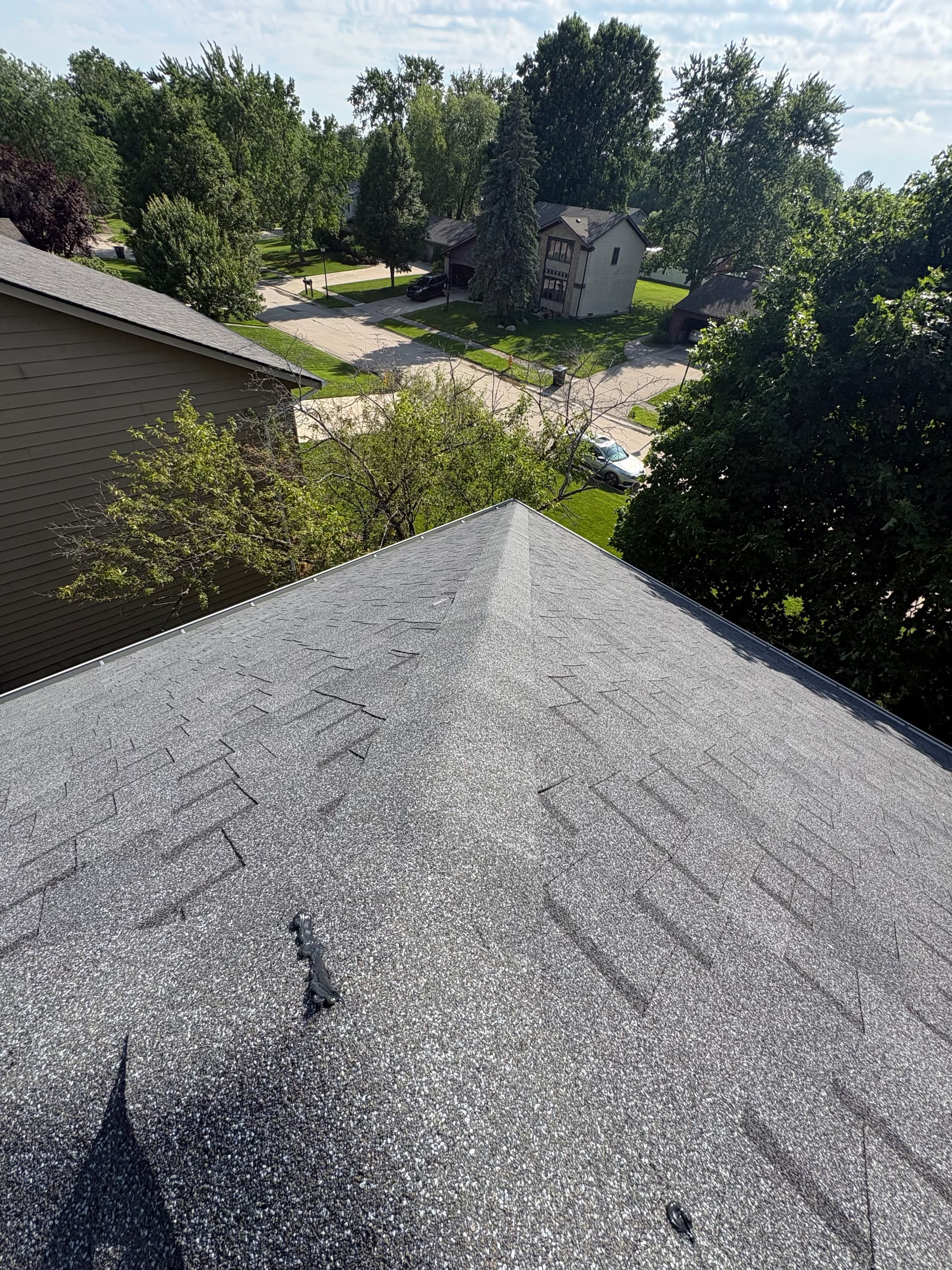 Gallery photos for Atlas Pinnacle Pristine Shingles with New Gutters and Siding: Image #2